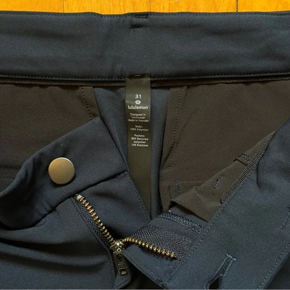 Lululemon Pants Men’s ABC Navy Blue Size 31 Stretch Casual Pockets - Picture 3 of 8